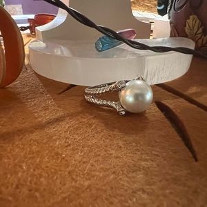 Cable and pearl diamond ring